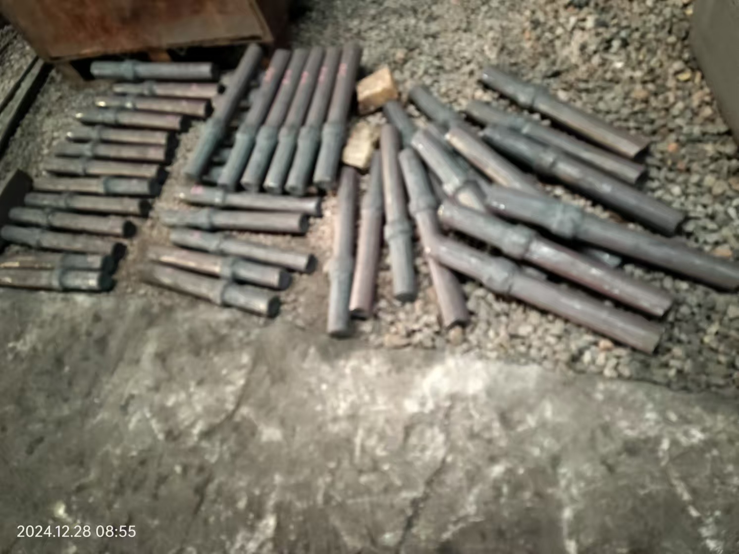 Која је разлика између процеса ливења и ковања чекића за дробљење?