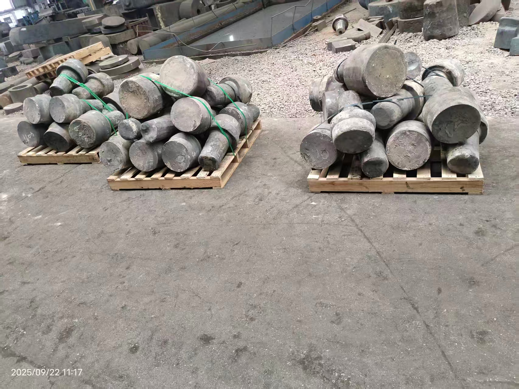 Уметност хиљада чекића: порекло и развој ковања.